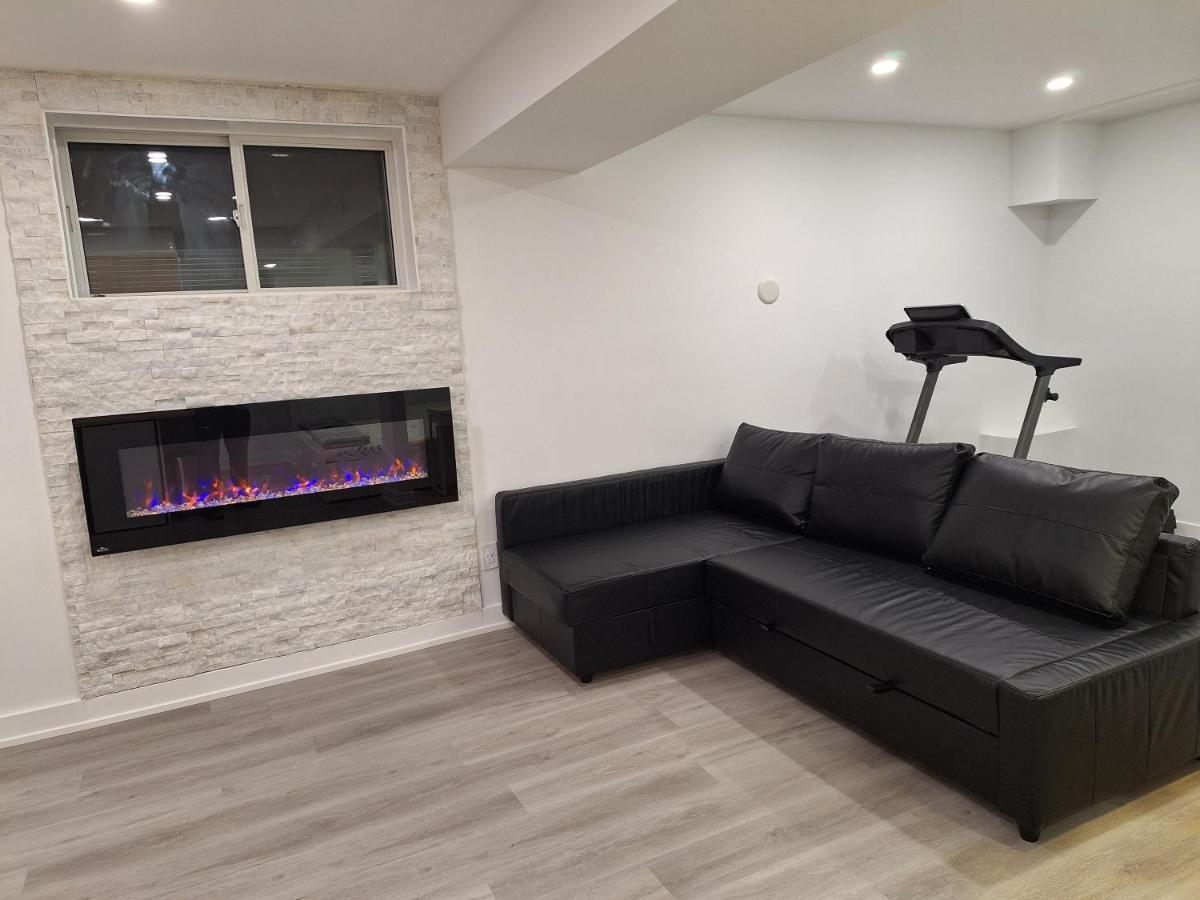 Independent Basement Studio Suite 渥太華 外观 照片