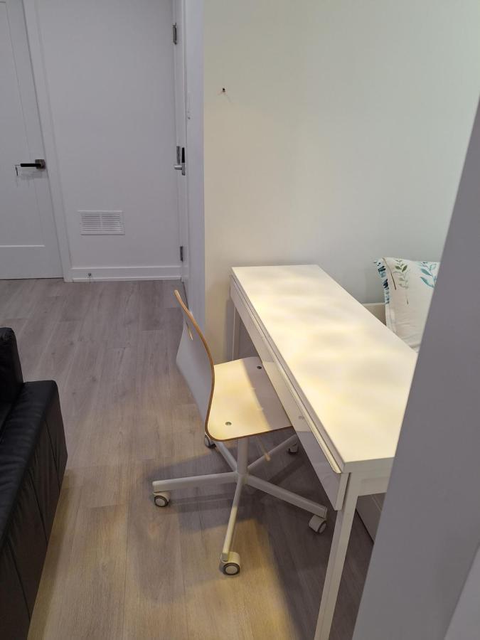 Independent Basement Studio Suite 渥太華 外观 照片